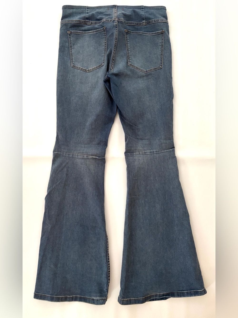 FREE PEOPLE Penny Pull On Jeans Flare Leg Bell Bottoms Blue Wash size 30 - Picture 3 of 12